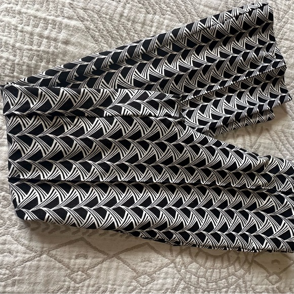 Anthropologie Maeve Black and White Patterned Women's Pants - Picture 2 of 4